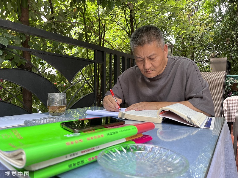 Liang Shi, a 56-year-old millionaire, is attempting to pass his high school graduation exam for the 27th time