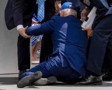 United States: Joe Biden falls on stage during a military ceremony in Colorado Springs (video)