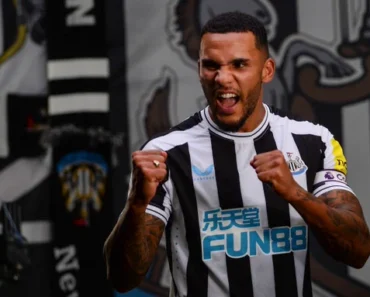 Jamaal Lascelles found himself in the heart of a terrible fight in the middle of the street!  (video)