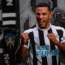 Jamaal Lascelles found himself in the heart of a terrible fight in the middle of the street!  (video)