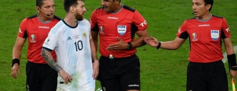 Ils nont pas arrete de sifflerconneries pendant Copa America Messi sen prend arbitres